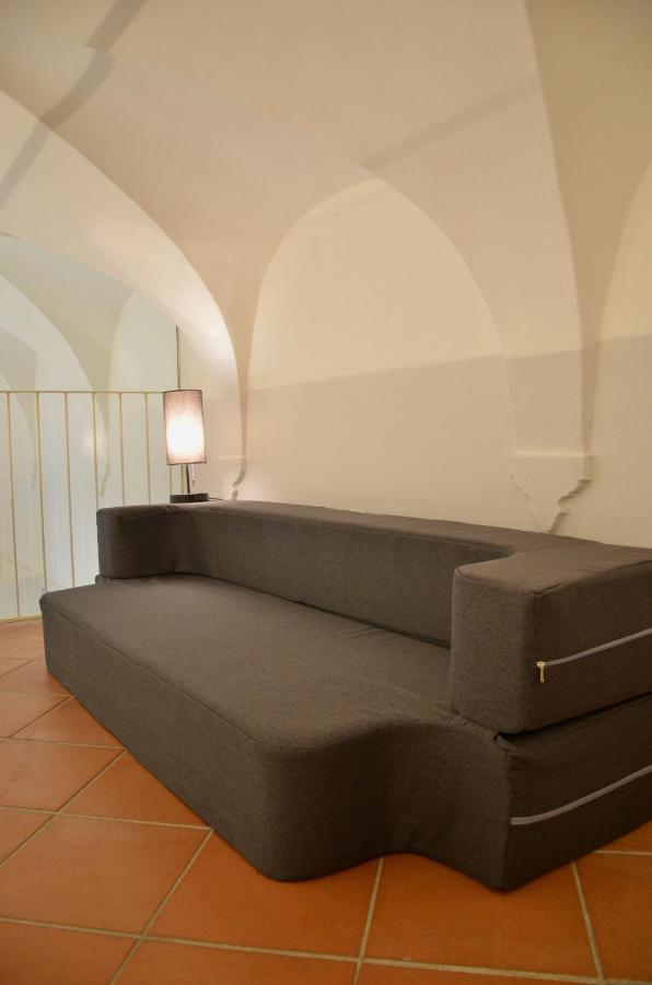 Duomo26 Boutique Apartment เดเซนซาโนเดลการ์ดา ภายนอก รูปภาพ