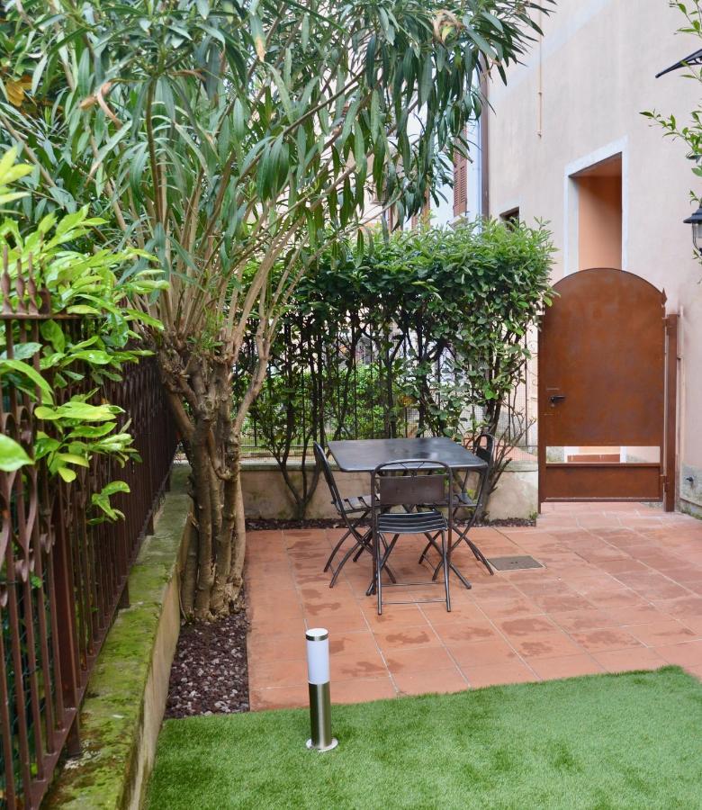 Duomo26 Boutique Apartment เดเซนซาโนเดลการ์ดา ภายนอก รูปภาพ