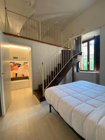 Duomo26 Boutique Apartment เดเซนซาโนเดลการ์ดา ภายนอก รูปภาพ