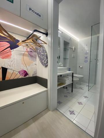 Duomo26 Boutique Apartment เดเซนซาโนเดลการ์ดา ภายนอก รูปภาพ